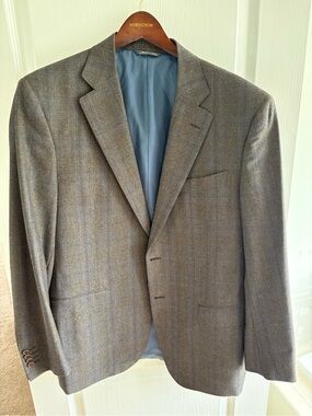 Trussini Men’s  Gray Wool-Blend Sport Coat - Timeless Tailored Look